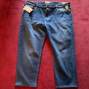 Orvis Men's Relaxed Jeans in Mid to Dark Blue Denim